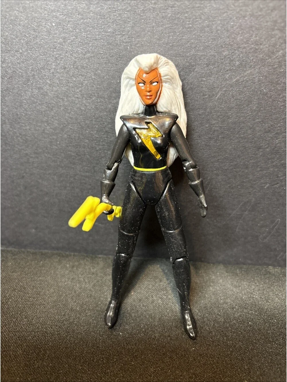 Toy Biz X-Men Storm Action Figure Black Suit w/Lightning Accessory Comic Heroes